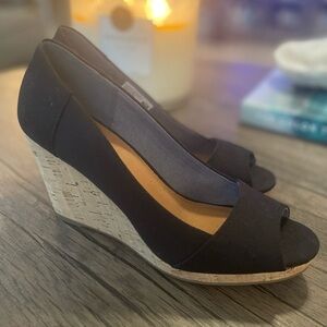 Toms peep-toe cork wedge in black